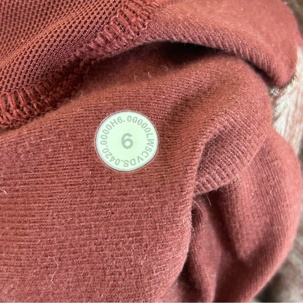 Lululemon Red Scuba Joggers, Sz 6 - Picture 8 of 12